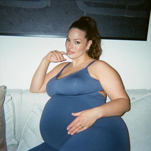 本泽马超模女友怀孕